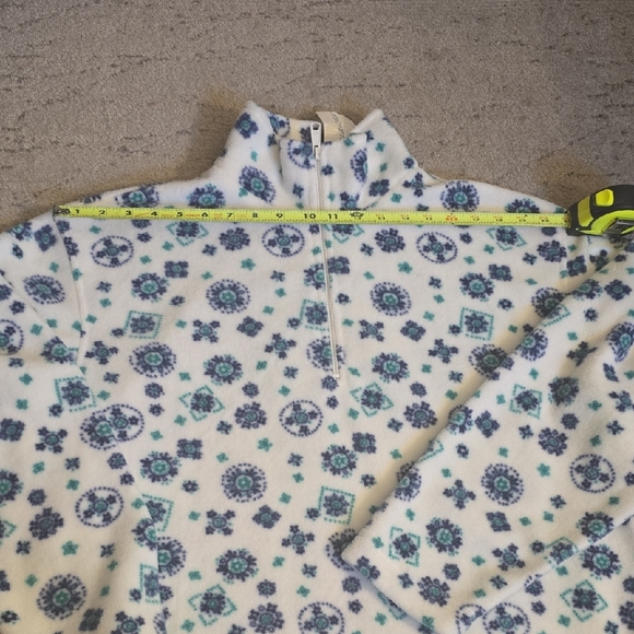 Cabin Creek Winter Floral Fleece in Blue and Green - Picture 5 of 15